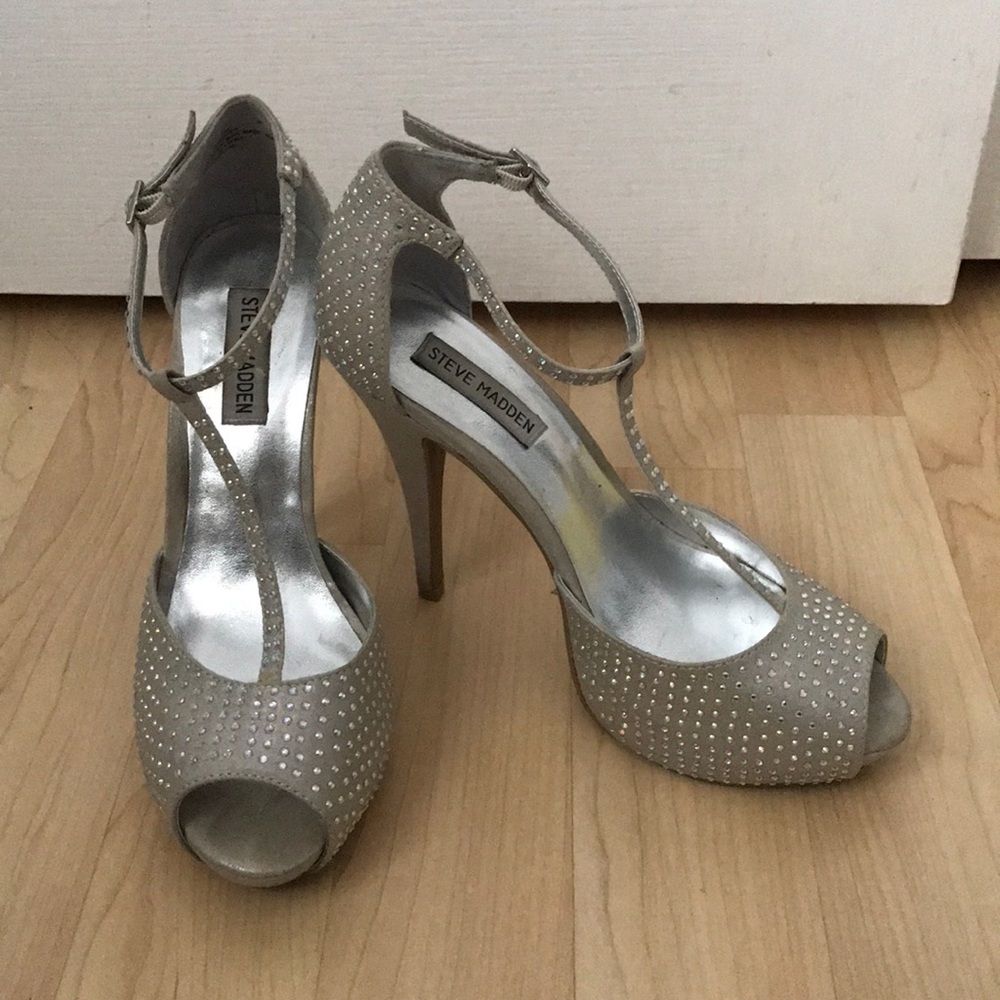 Steve Madden silver studded heels size 9